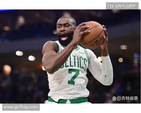 杰伦布朗第三节狂砍16分全场21投11中贡献26分正负值高达23 杰伦布朗第三节狂砍16分全场21投11中贡献26分正负值高达23